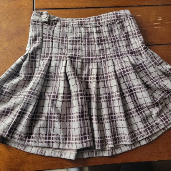 Skirt - Picture 2 of 3